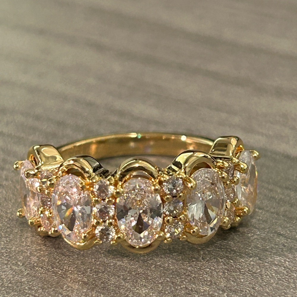 NWOT-Sparkling CZ Five-Stone Band | Gold Filled | Size 5.75 |